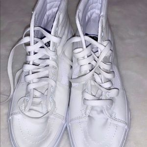 Vans Classic SK8-Hi triple white sneakers